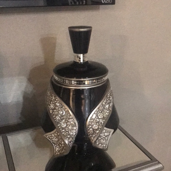 Meet your Posher, Valerie - Picture 1 of 1